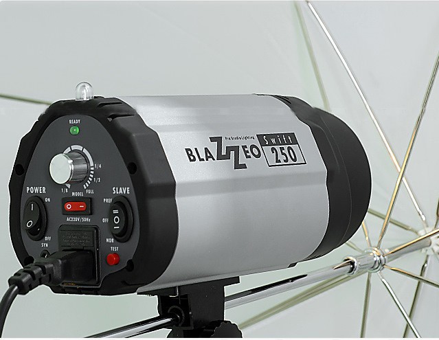 Blazzeo Swift 250Ws 
