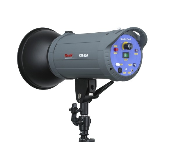 Студийная вспышка Menik KM-800